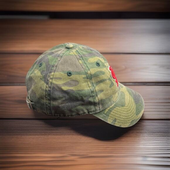 Classic Camo STL Bling Baseball Hat w/Red crystals - Picture 2 of 4